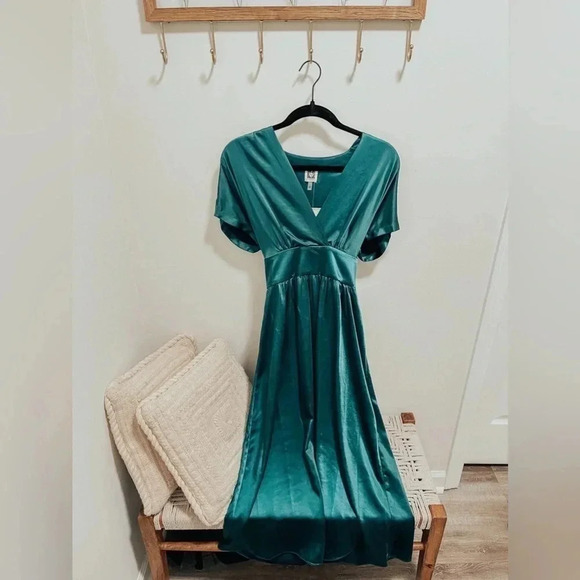 Silky Anne Klein Midi Dress - Picture 1 of 4